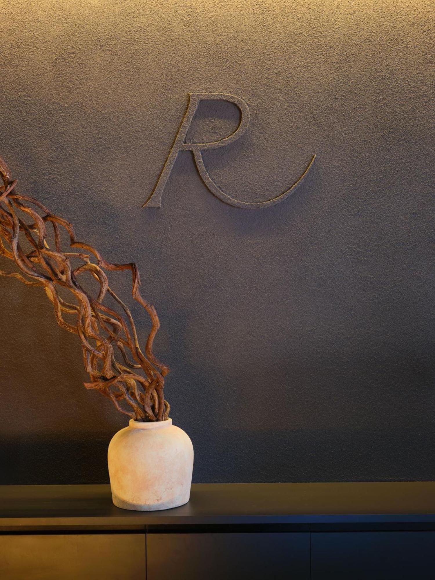 Reja - Ex National Hotel